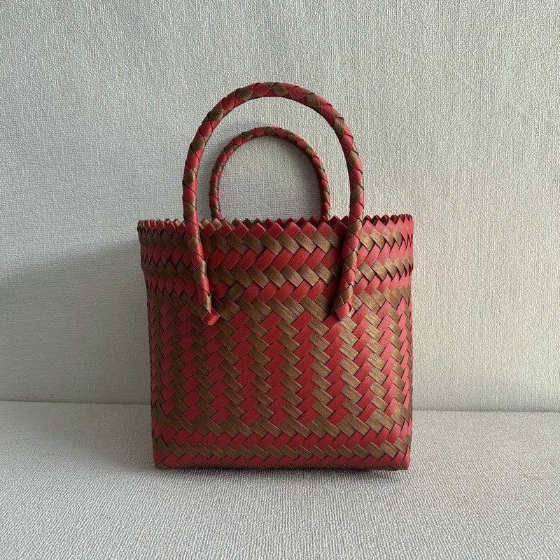 Wholesale Straw and rattan retro spring and summer beach vacation shoulder handbag